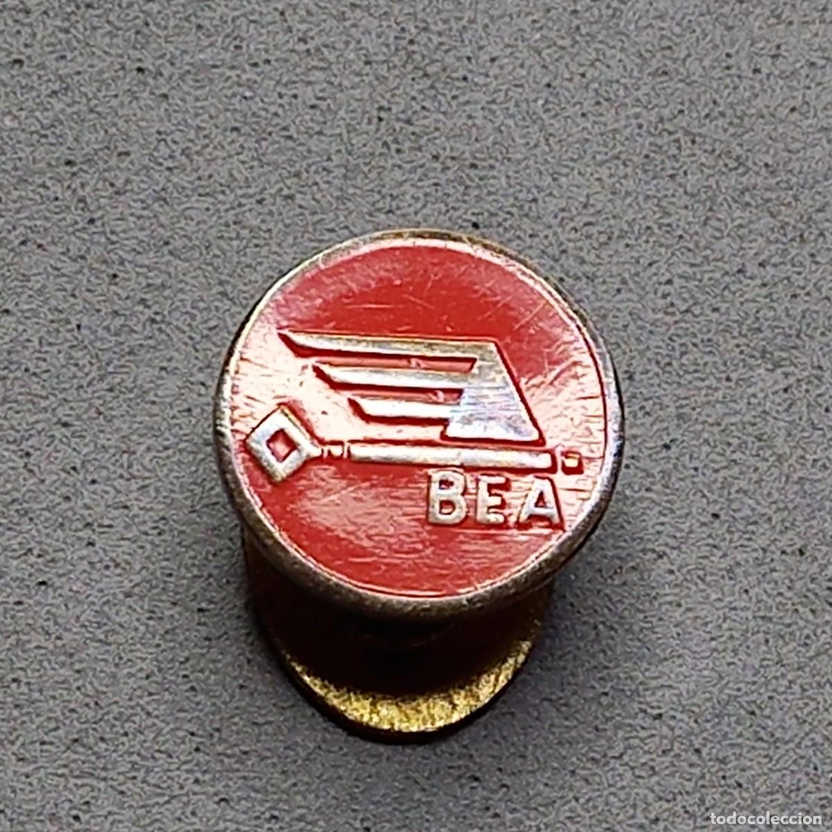 Collection pins: Antigua insignia para ojal publicidad de la aerol&iacute;nea British European Airways, a&ntilde;os 40 - 50