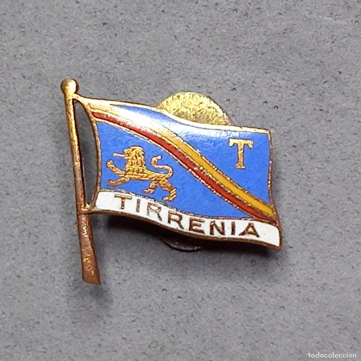 Pins de colecci&oacute;n: Antigua insignia para ojal publicidad de la antigua compa&ntilde;&iacute;a naviera Tirrenia di Navigazione a&ntilde;os 60