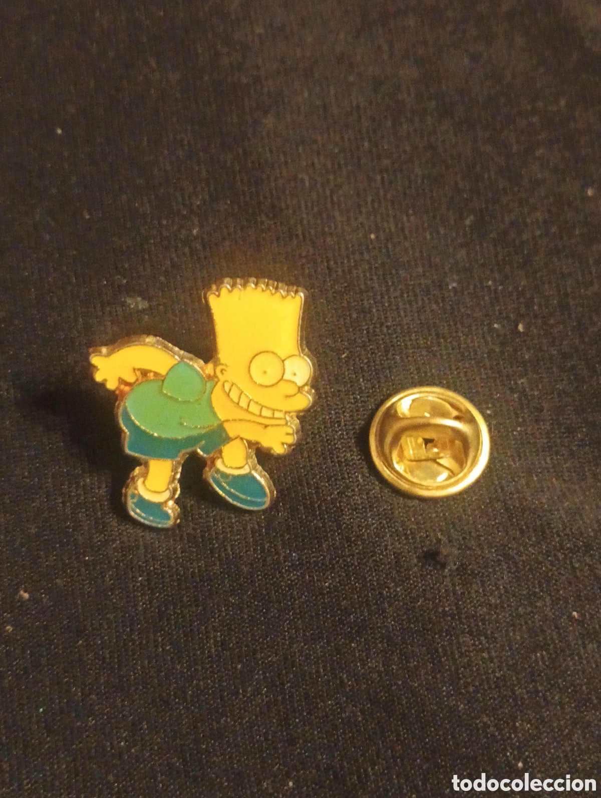 Pins de colecci&oacute;n: Pins insignia con pincho y cierre bart Simpson