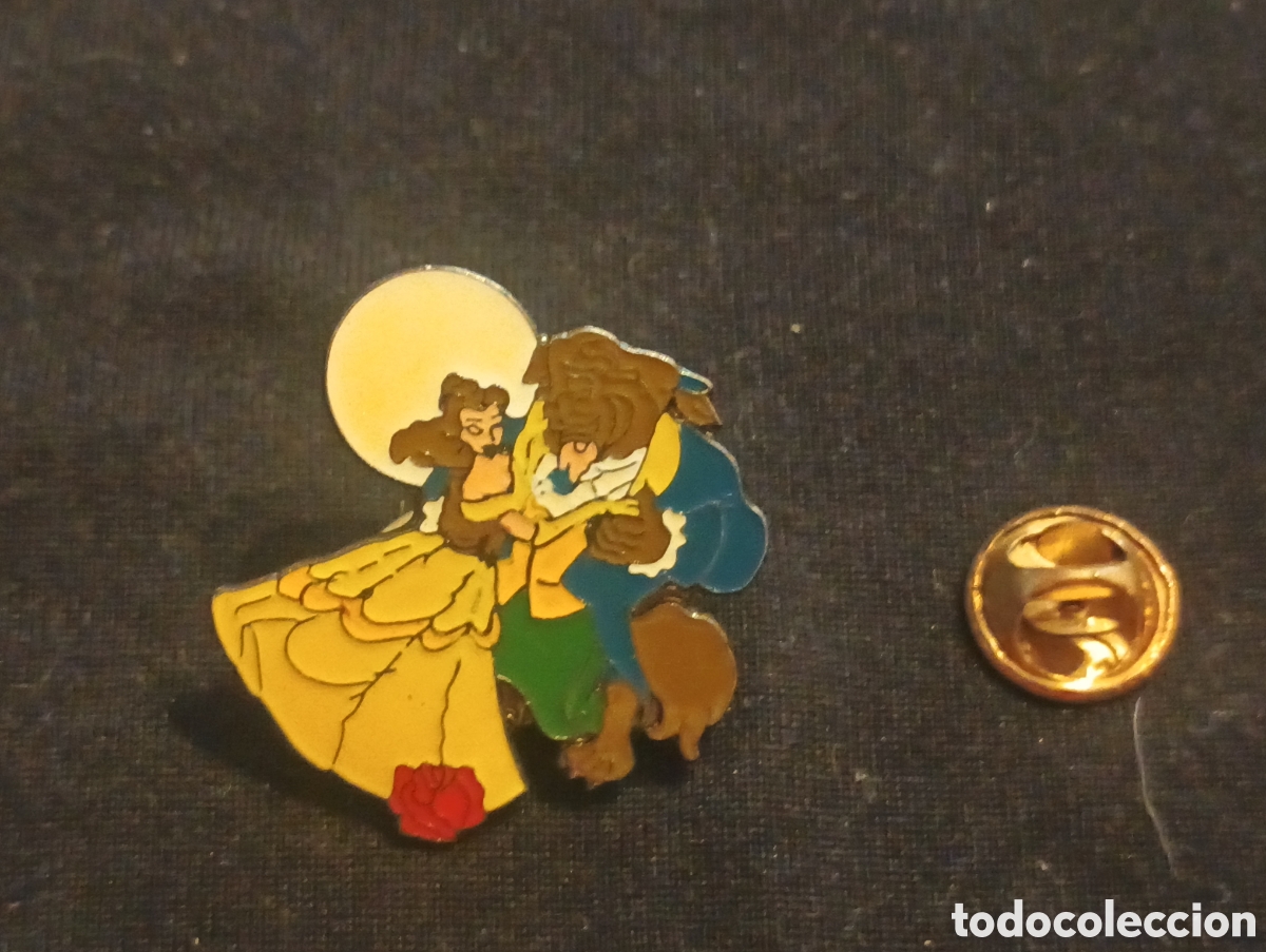 Pins de colecci&oacute;n: Pins insignia con pincho y cierre bella y bestia