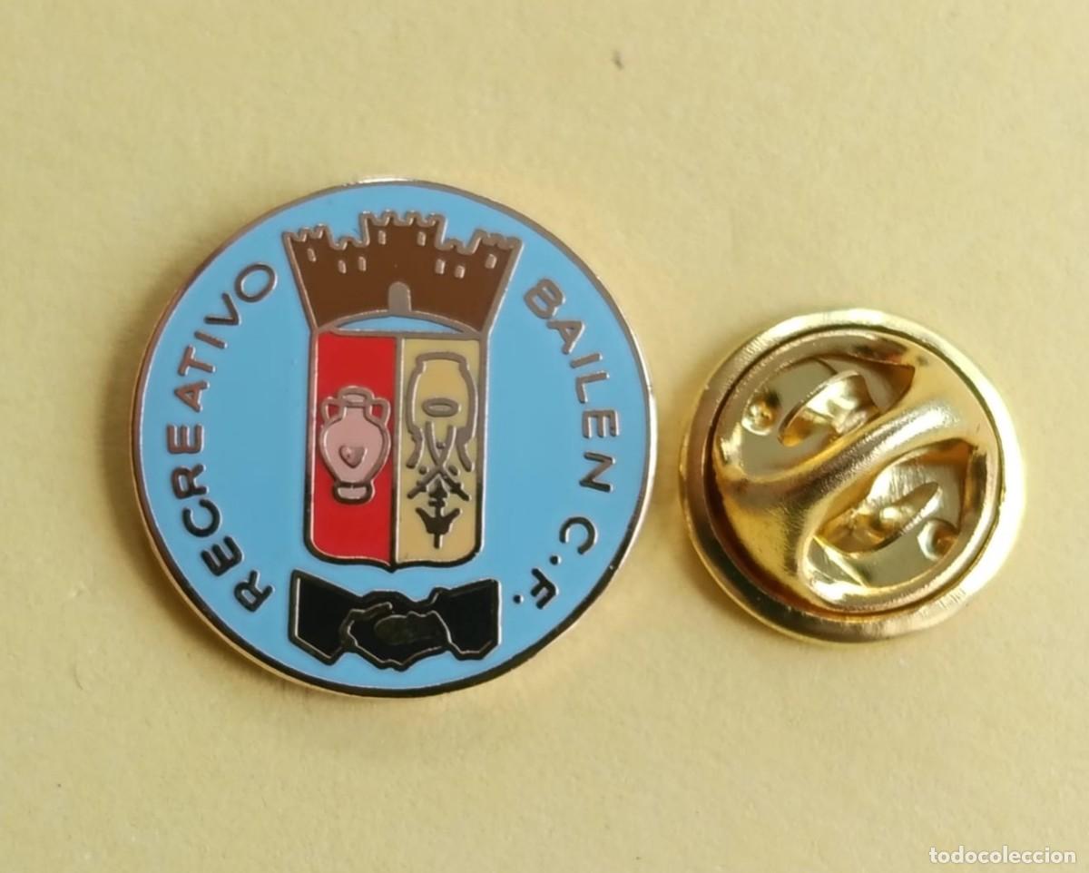 Pins de colecci&oacute;n: PIN FUTBOL - ESMALTE - RECREATIVO BAILEN - BAILEN - JAEN - 130327