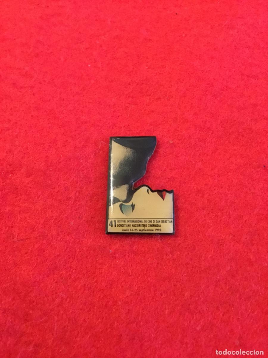 Pins de colecci&oacute;n: pin 41 festival internacional de cine de S. Sebastian...a&ntilde;o1993, no tiene pinchito