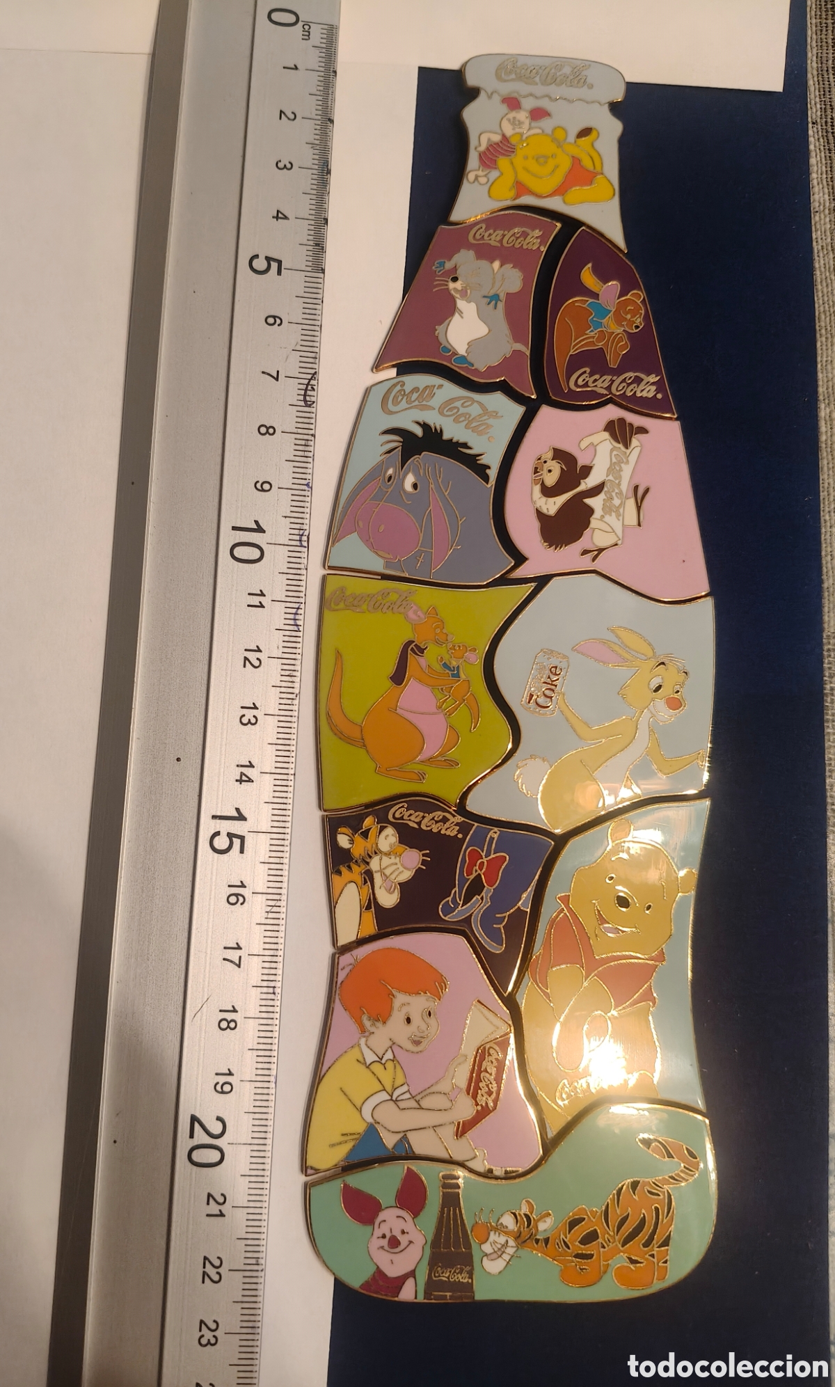 Pins de colecci&oacute;n: Pins Botella coca cola Disney ,muy rara