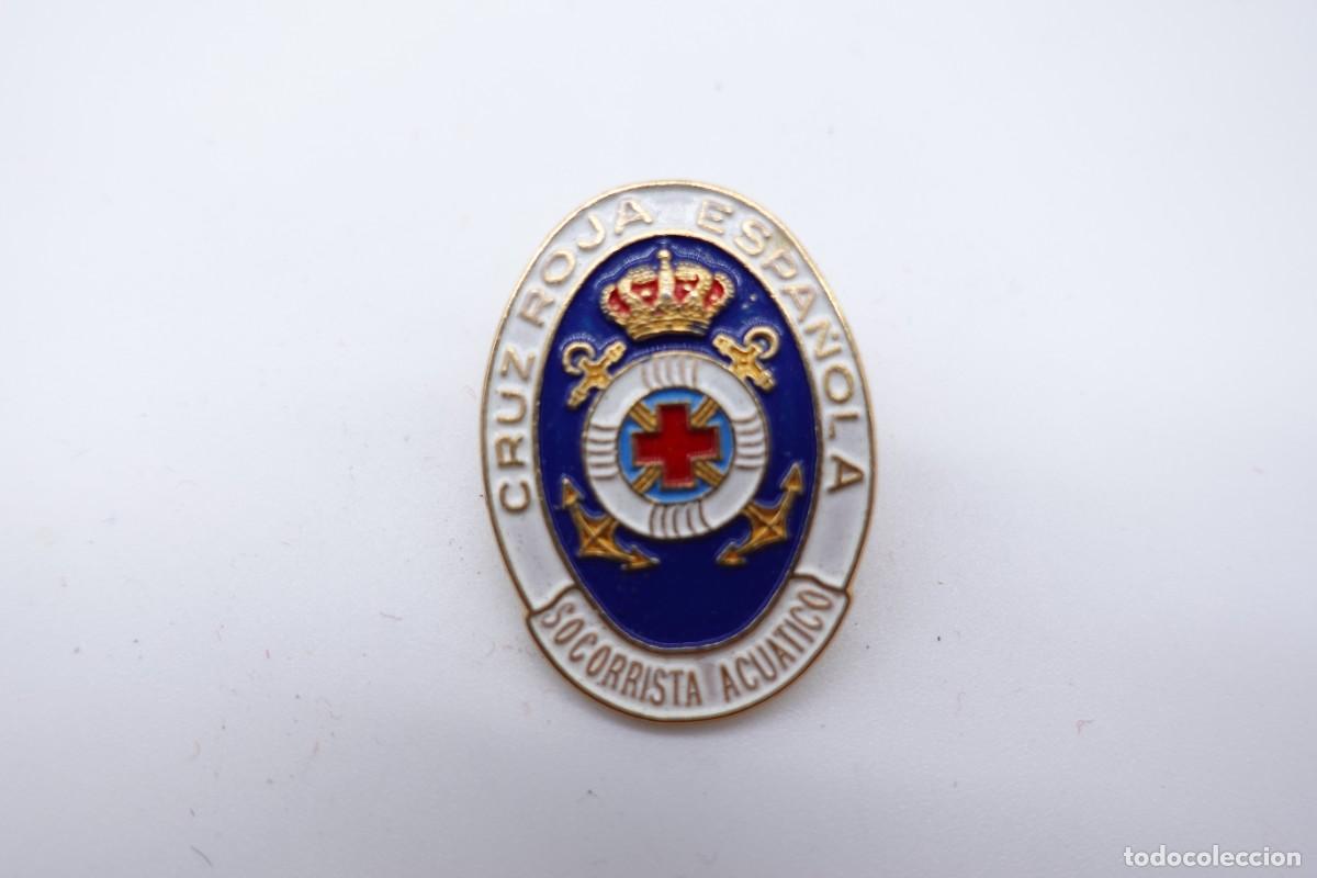 Pins e Spille di collezione: PIN INSIGNIA VINTAGE CRUZ ROJA ESPA&Ntilde;OLA - SOCORRISTA ACU&Aacute;TICO EN ESMALTE