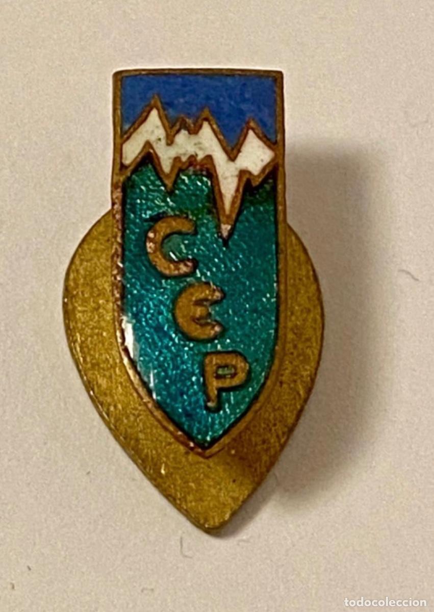 Pins de colecci&oacute;n: ANTIGUA INSIGNIA ESMALTADA CENTRE EXCURSIONISTA PUIGCASTELLAR - STA. COLOMA - BARCELONA - MONTA&Ntilde;ISMO