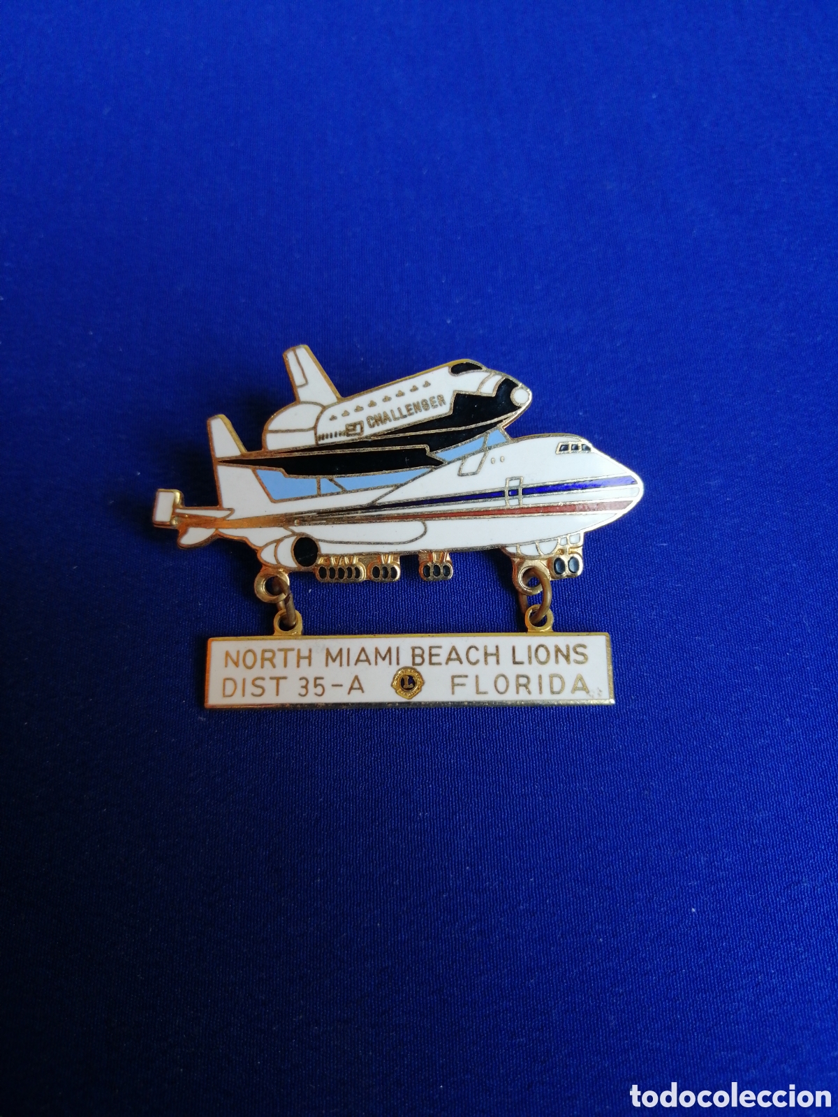Collection pins: NORTH MIAMI BEACH LIONS DISR 35 - A FLORIDA-CHALLENGER - LIONS INTERNACIONAL ENTIDAD HUMANITARIA PIN