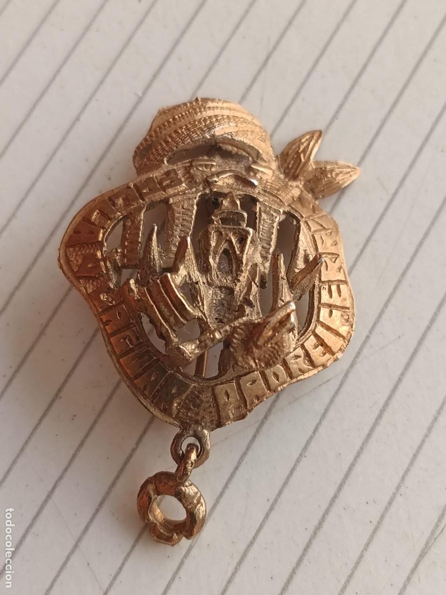 Pins de colecci&oacute;n: Fallas de Valencia. Insignia de la Falla Valle de Laguar Padre Ferris