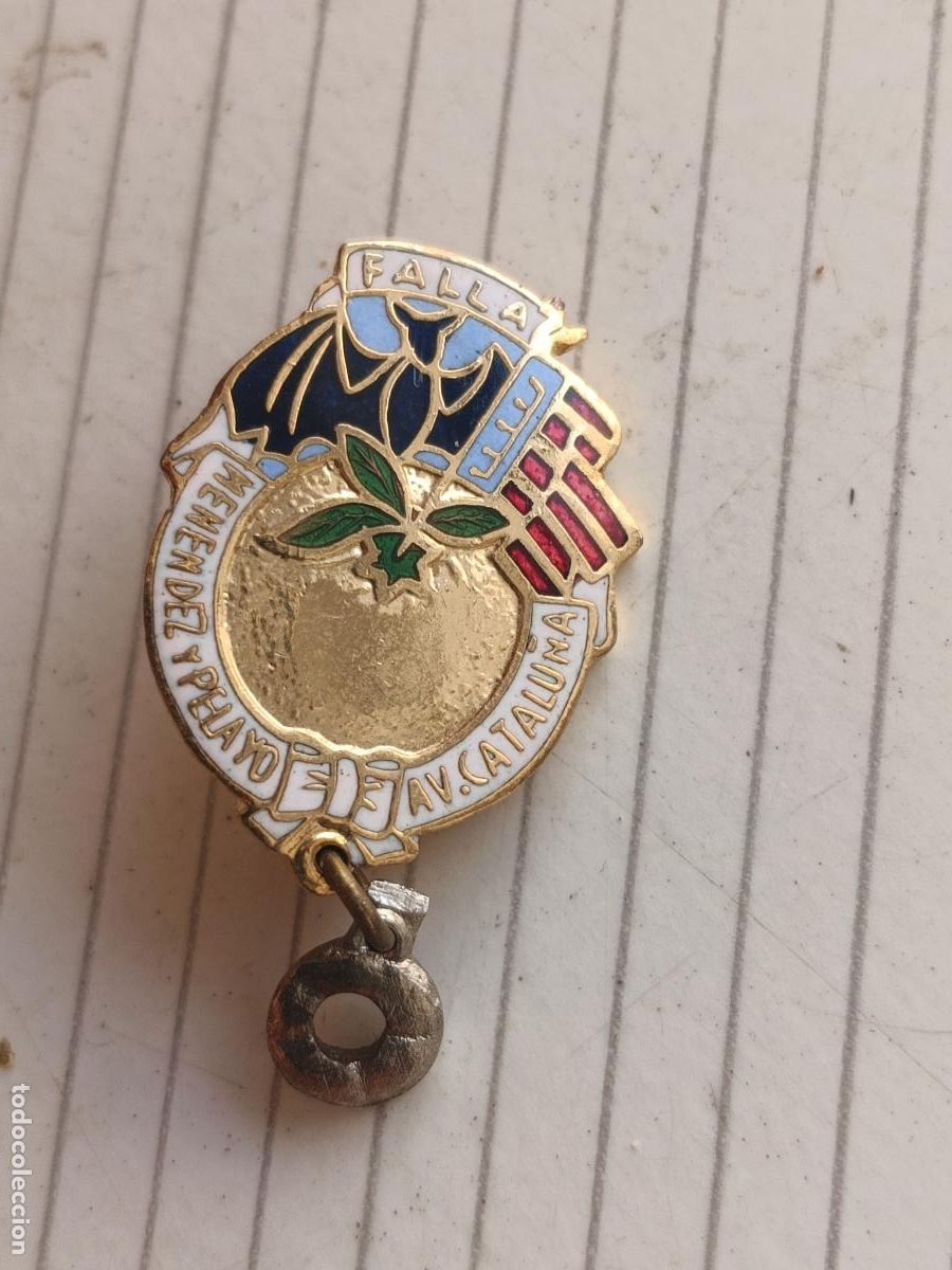 Pins de colecci&oacute;n: Fallas de Valencia. Insignia falla Men&eacute;ndez y Pelayo, Av Catalunya