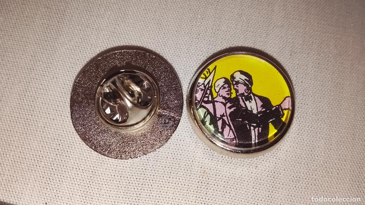 Pins de colecci&oacute;n: pin metal REDONDO - ROBERTO ALCAZAR Y PEDRIN CONTRA EL HOMBRE DIABOLICO A BORDO DEL ORIENTE