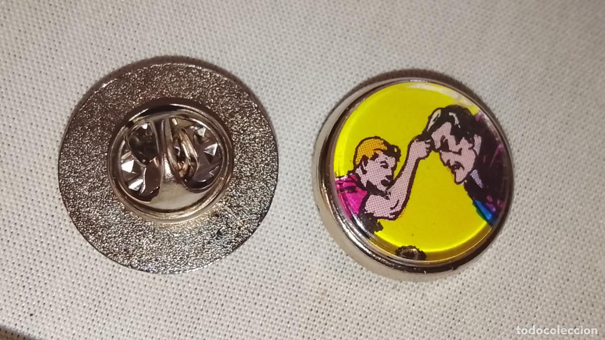 Pins de colecci&oacute;n: pin metal REDONDO - ROBERTO ALCAZAR Y PEDRIN CONTRA EL HOMBRE DIABOLICO A BORDO DEL ORIENTE