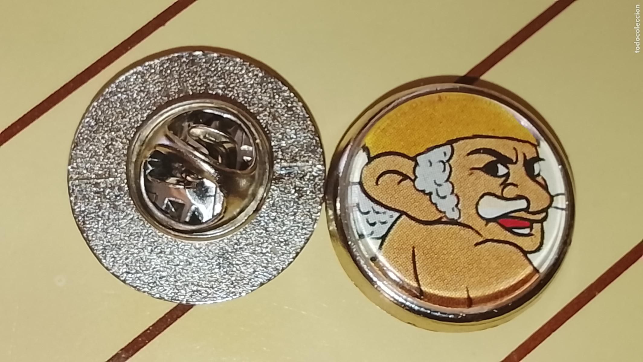 Pins de colecci&oacute;n: pin metal REDONDO - PERSONAJES DE LA SERIE DAVID EL GNOMO , LISA Y SU FAMILIA