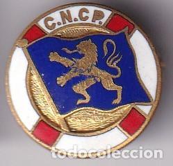 Pins de cole&ccedil;&atilde;o: ANTIGUA INSIGNIA ESMALTADA DE IMPERDIBLE CON LETRAS C.N.CP. (LEON)