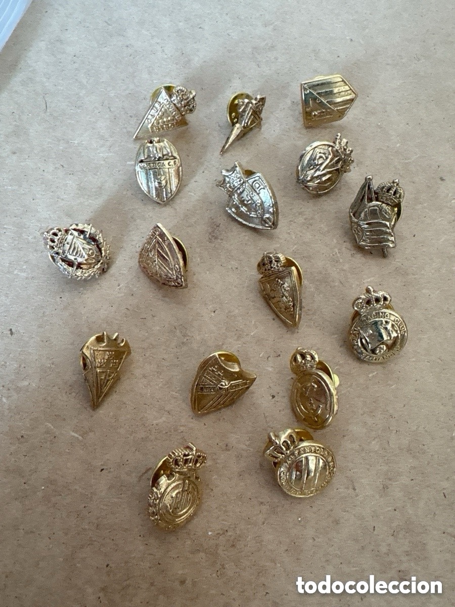 Sammlung von Pins: Lote pins f&uacute;tbol ba&ntilde;ados en oro 18kl (A15)