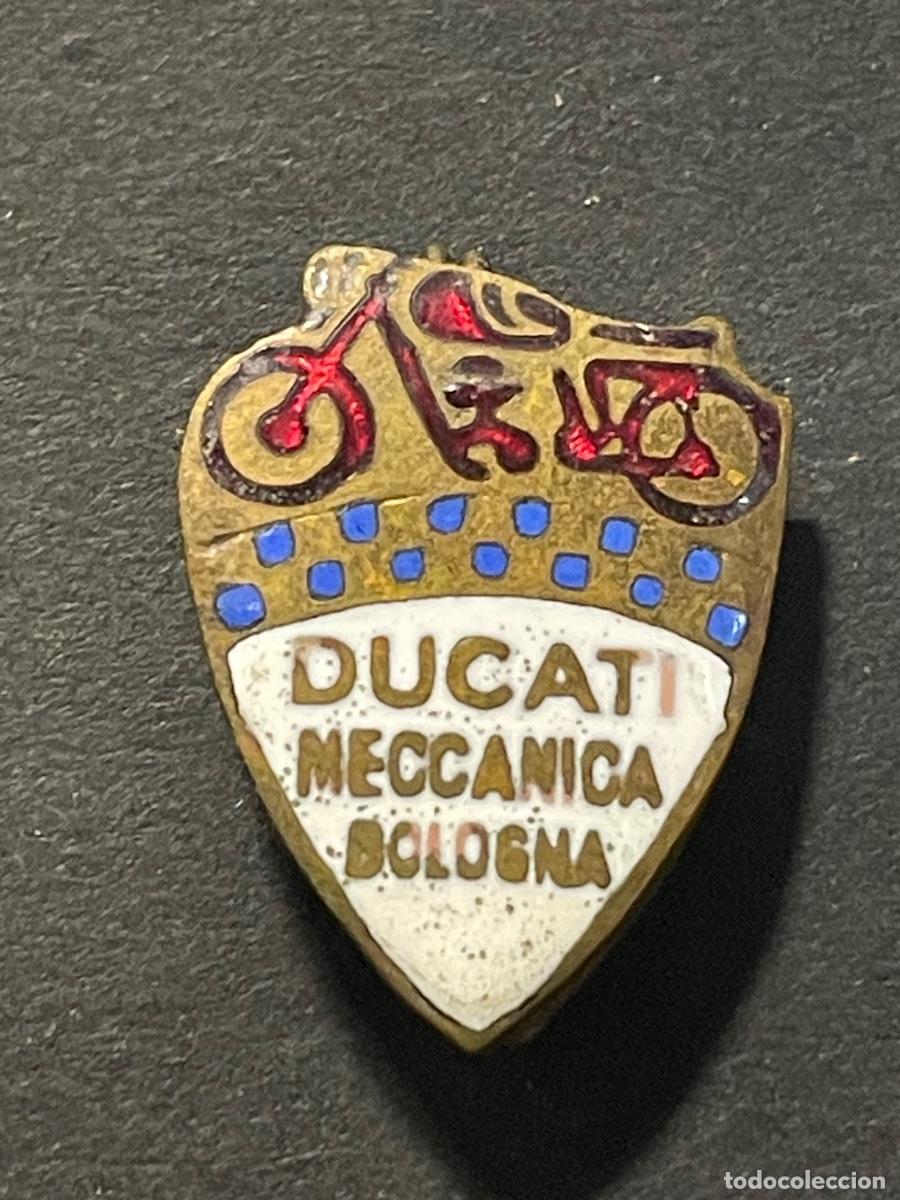 Pins de colecci&oacute;n: MOTOCICLETAS - ANTIGUA INSIGNIA DE AGUJA , ESMALTADA DUCATI MECCANICA BOLOGNA 2,1X1,6 CM.