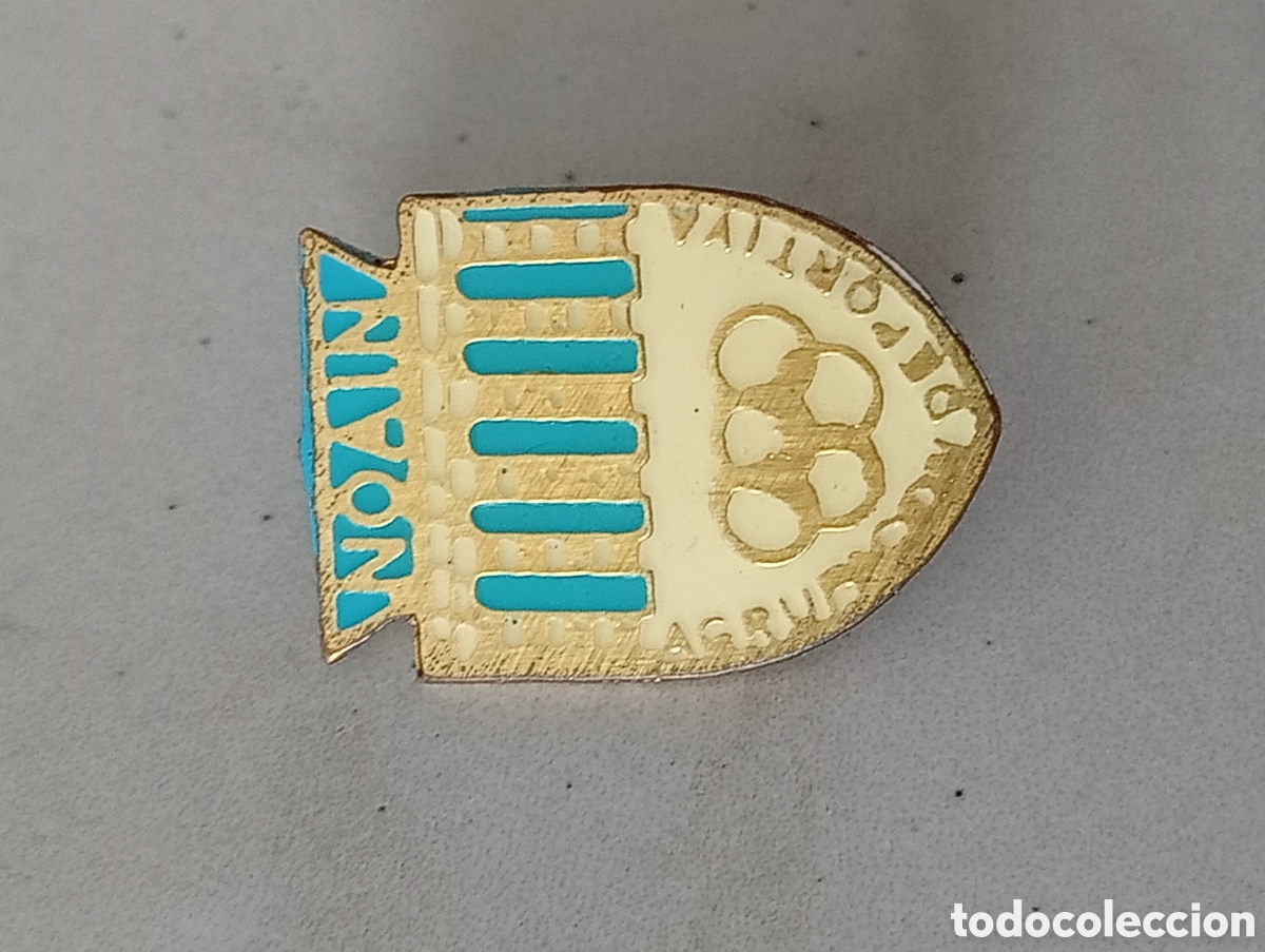 Pins de colecci&oacute;n: Pin imperdible futbol noain