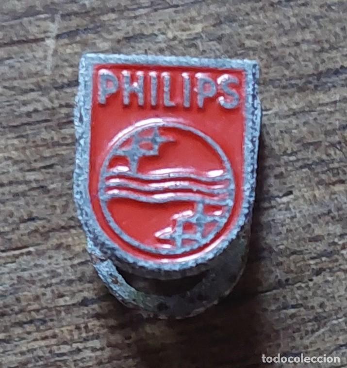 Pins de colecci&oacute;n: Antiguo emblema Radio Philips