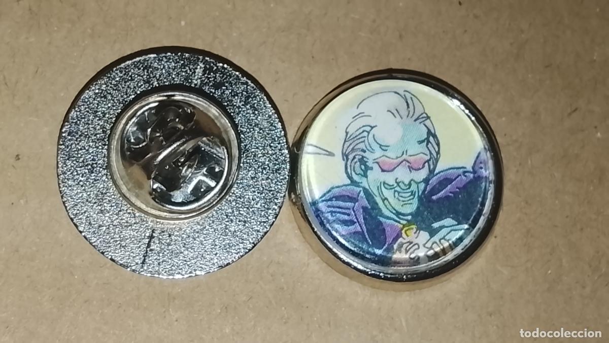 Collection pins: pin metal REDONDO - PERSONAJES DE LA SERIE COCMIC DRACURELLA DE BLUE JEANS