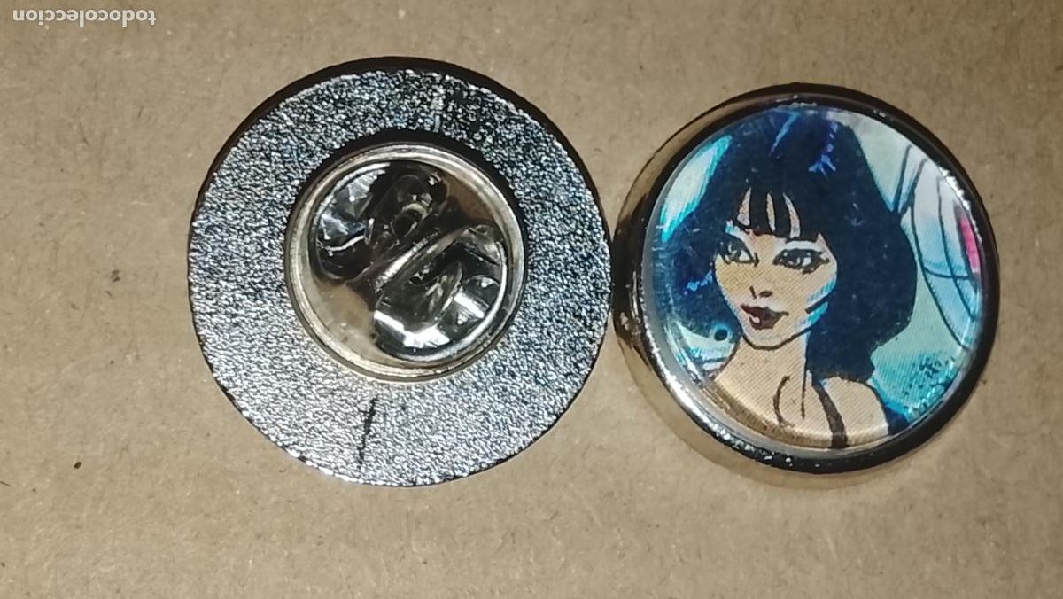 Collection pins: pin metal REDONDO - PERSONAJES DE LA SERIE COCMIC DRACURELLA DE BLUE JEANS