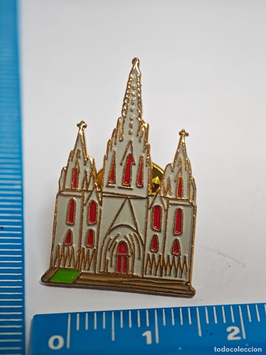 Pins de colecci&oacute;n: Pin Catedral de la Santa Cruz y Santa Eulalia Barcelona