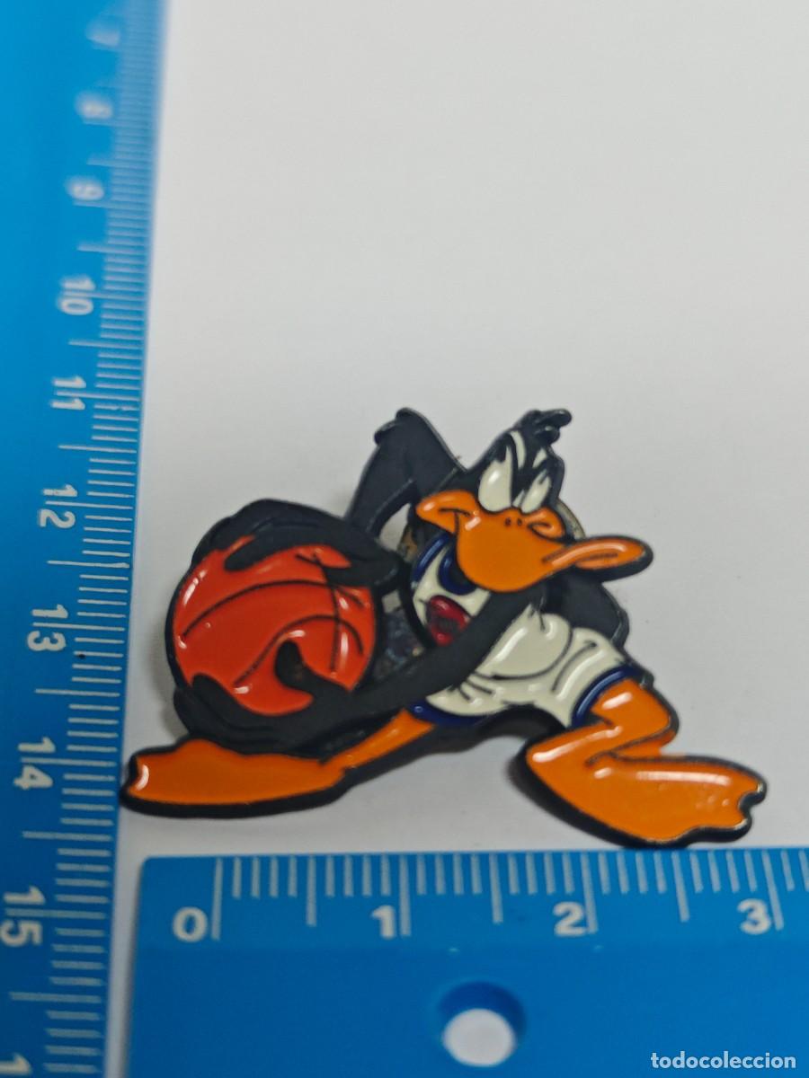 Pins de colecci&oacute;n: PIN PATO LUCAS BASQUET