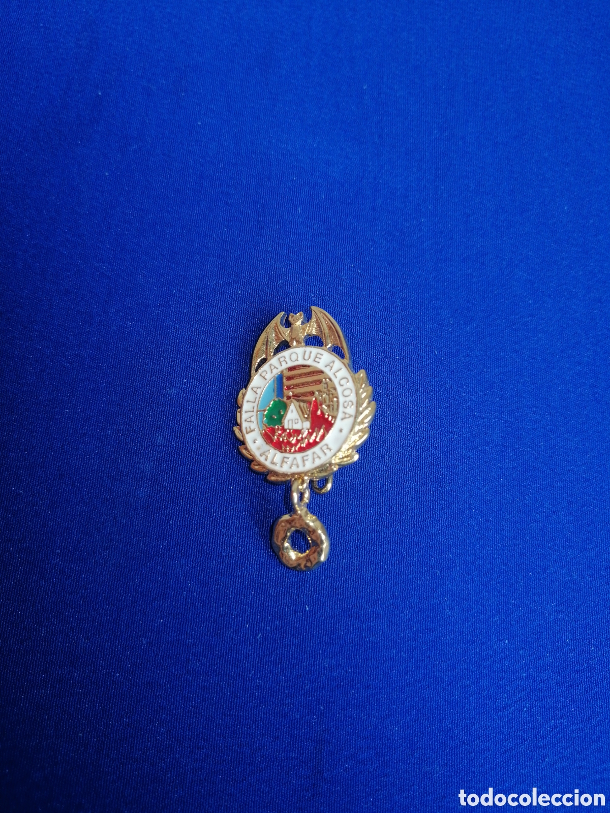 Pin's de collection: FALLA PARQUE ALCOSA (ALFAFAR) INSIGNIA DE ALFILER