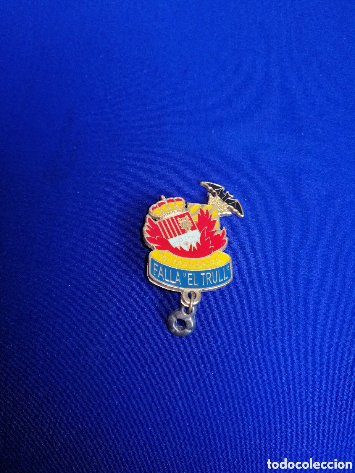 Pin's de collection: FALLA EL TRULL (ALMASSERA) INSIGNIA DE ALFILER