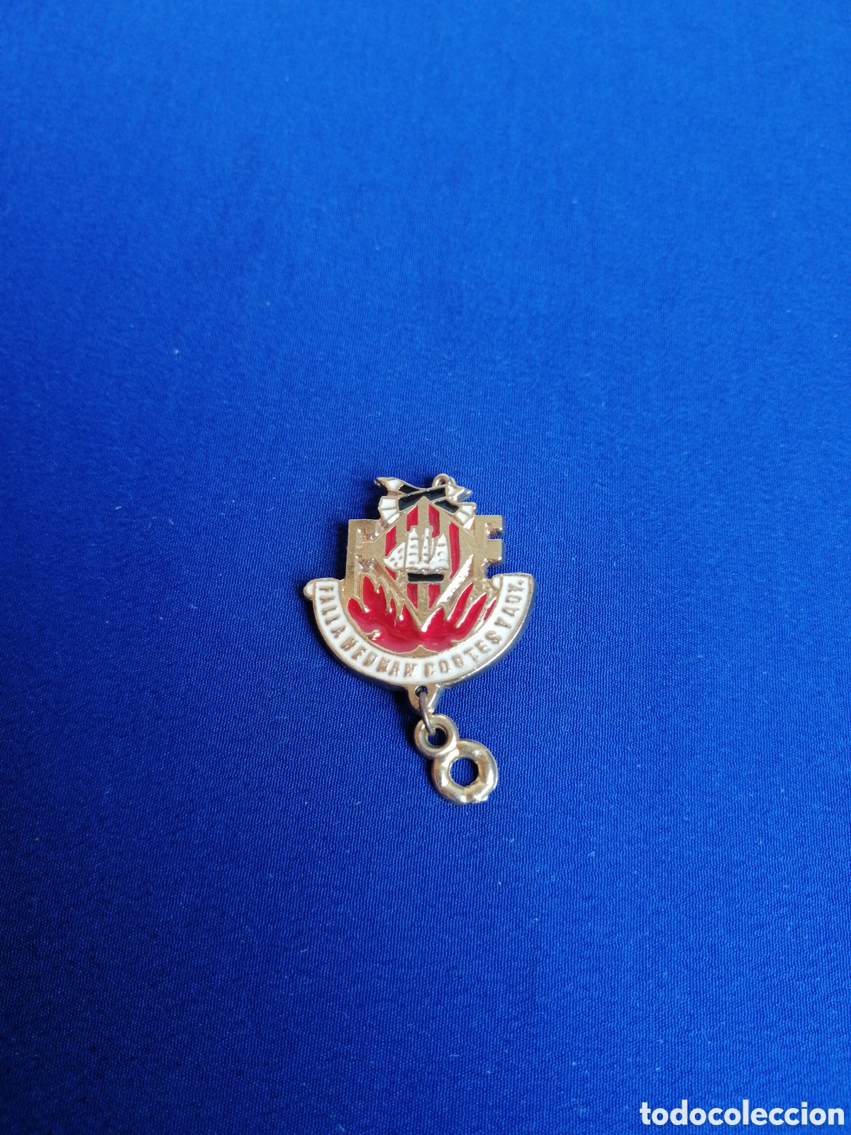 Pin's de collection: FALLA HERNAN CORTES (ALZIRA) INSIGNIA DE ALFILER