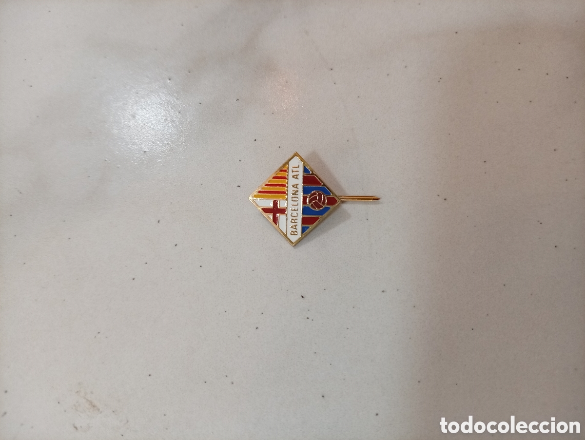 Pins de colecci&oacute;n: Pin imperdible futbol Barcelona Athletic