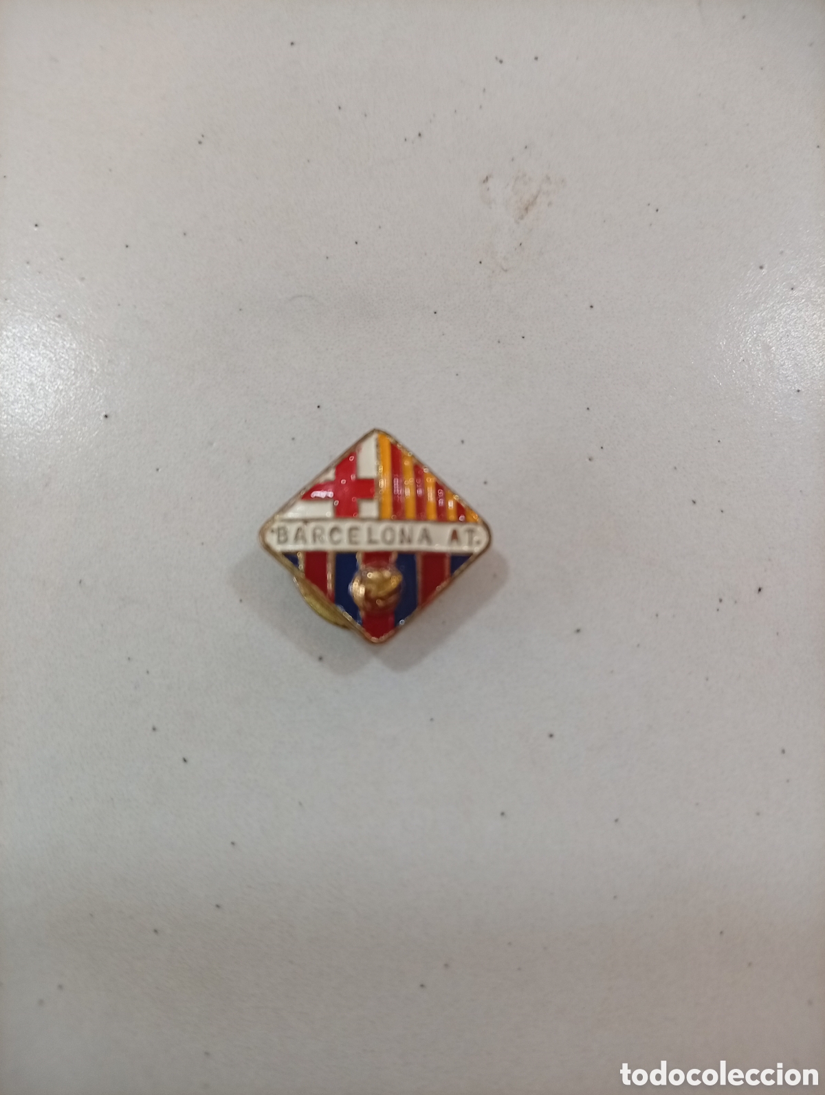 Pins de colecci&oacute;n: Pin ojal futbol Barcelona Atl&eacute;tico