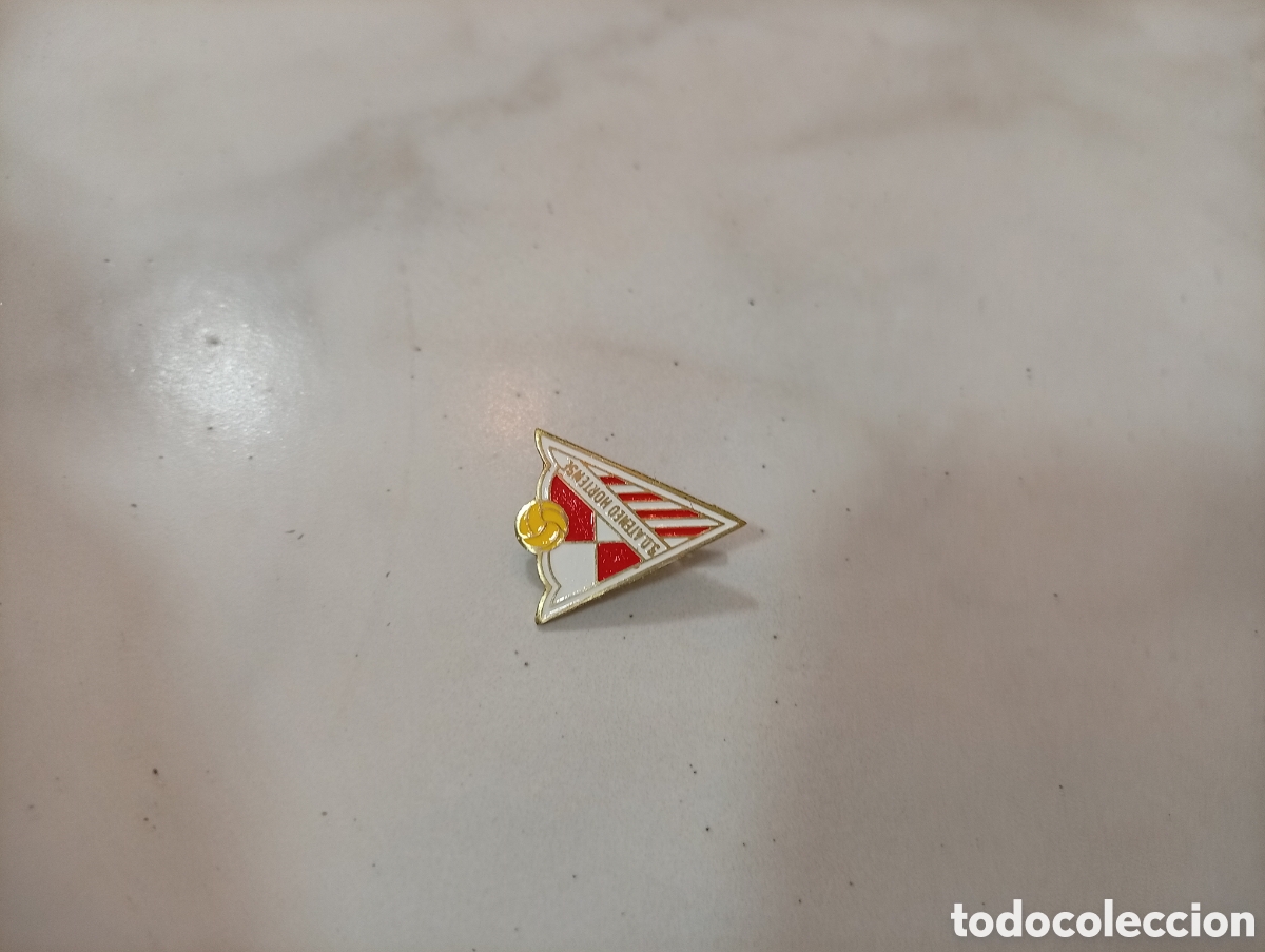 Pins de colecci&oacute;n: Pin imperdible futbol Barcelona Ateneo nortense