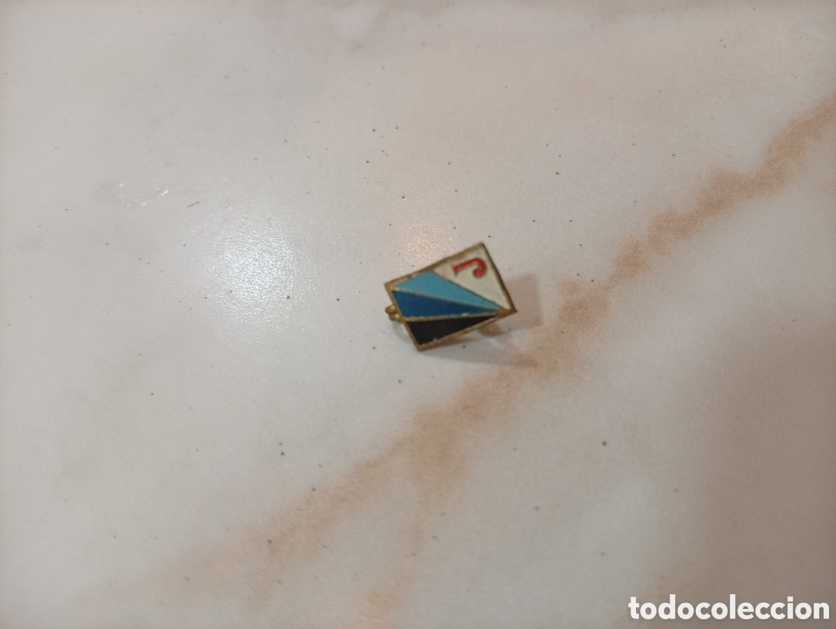 Pins de colecci&oacute;n: Pin imperdible futbol junior