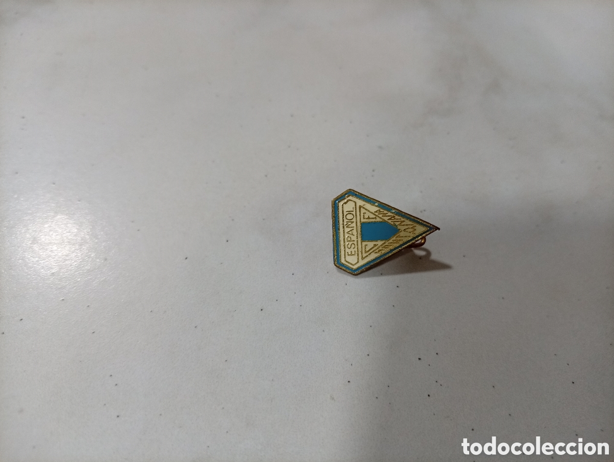 Pins de colecci&oacute;n: Pin imperdible futbol espa&ntilde;ol de monta&ntilde;ana