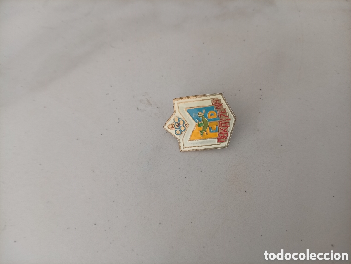 Pin's de collection: Pin imperdible futbol makatzena
