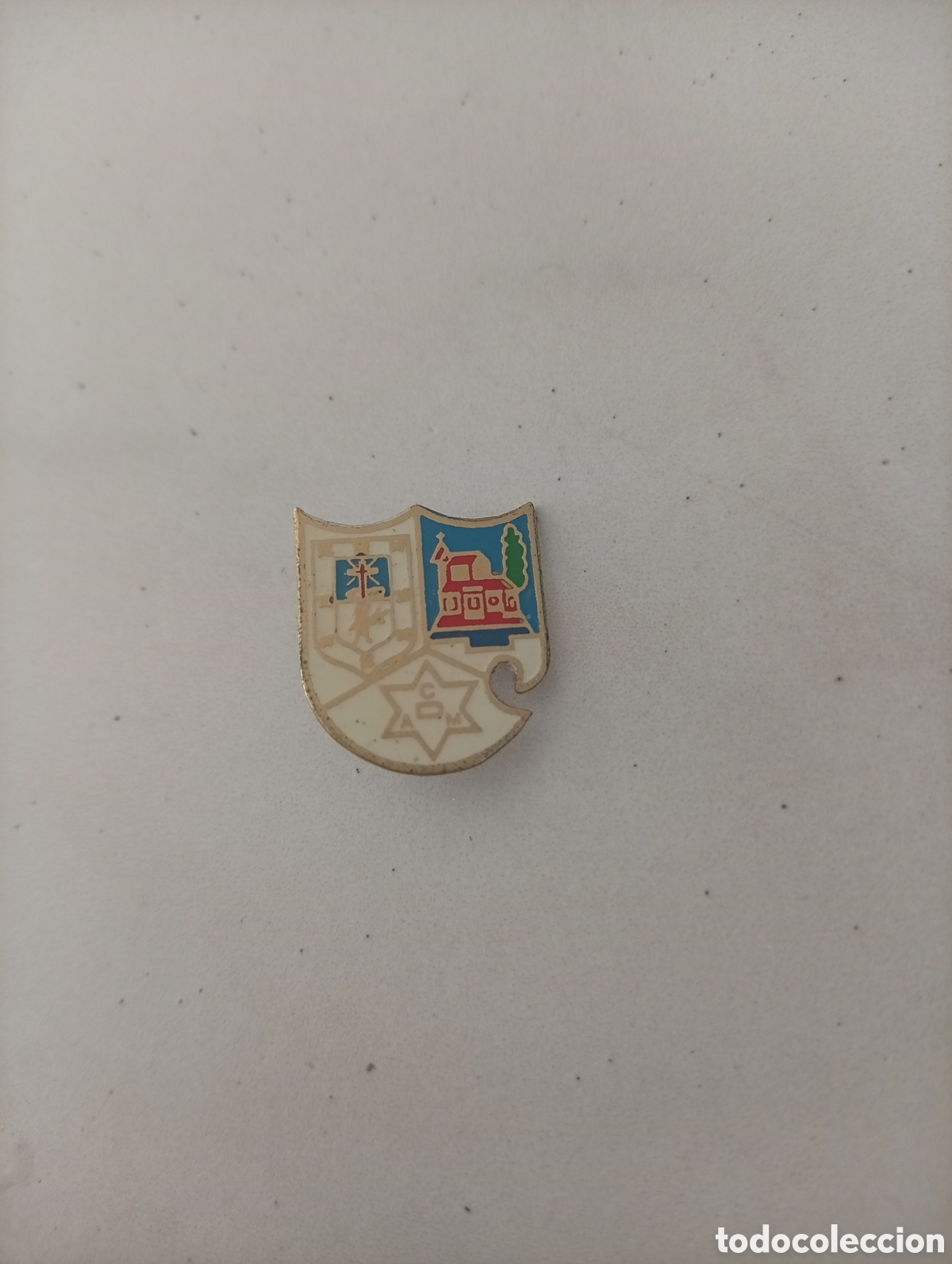 Pin's de collection: Pin imperdible futbol anari-mari