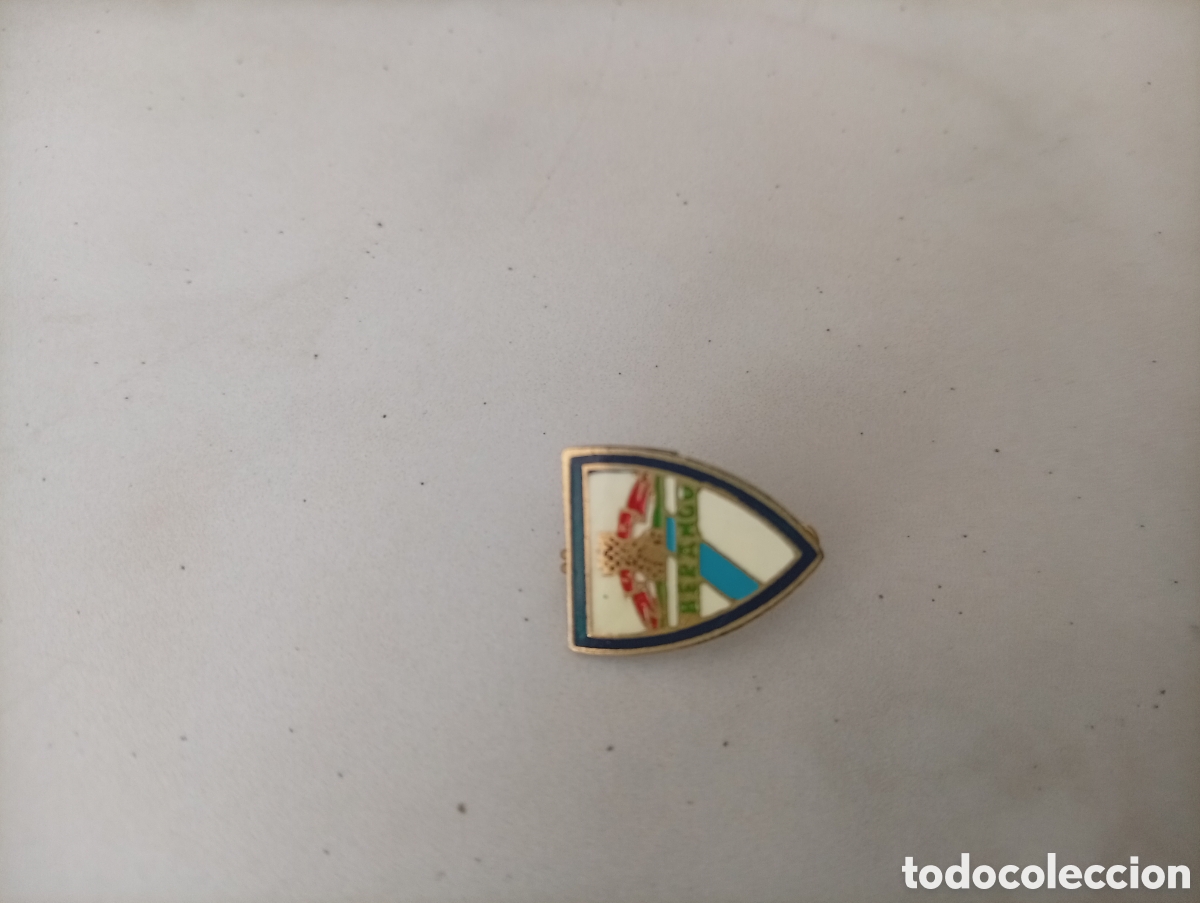 Pins de colecci&oacute;n: Pin imperdible futbol berango