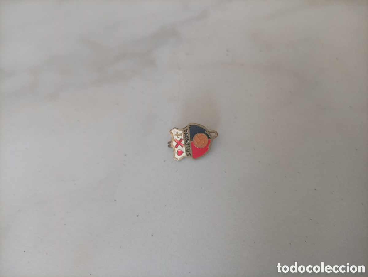 Pins de colecci&oacute;n: Pin imperdible futbol lemona