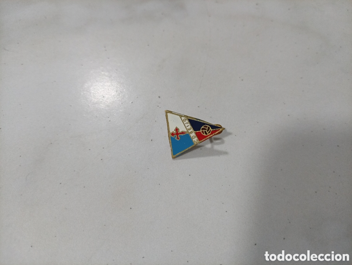 Pins de colecci&oacute;n: Pin imperdible futbol seijo