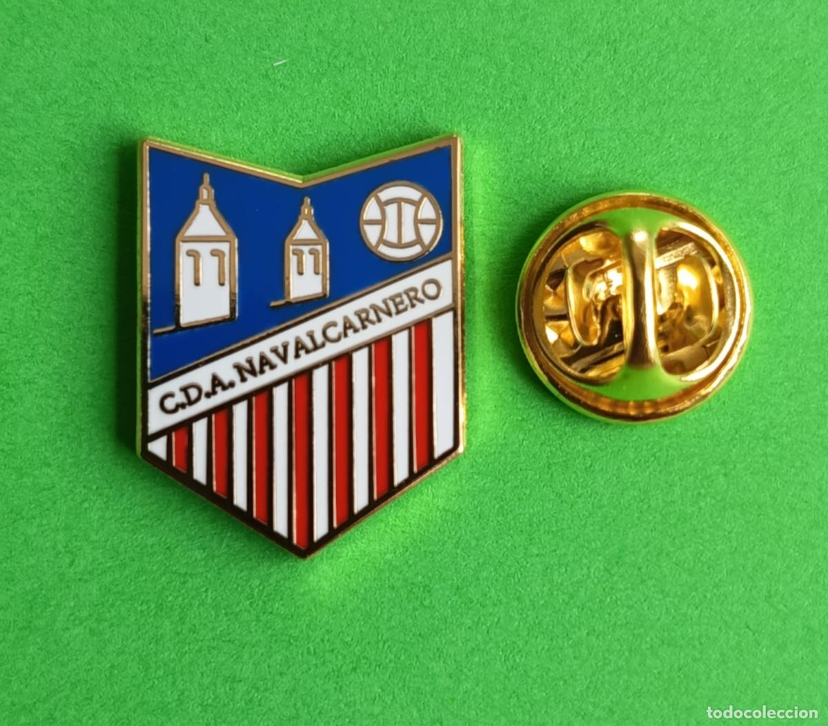 Pin's de collection: PIN FUTBOL - ESMALTE - C.D. ARTISTICO NAVALCARNERO - NAVALCARNERO - MADRID - CATEGORIA NACIONAL