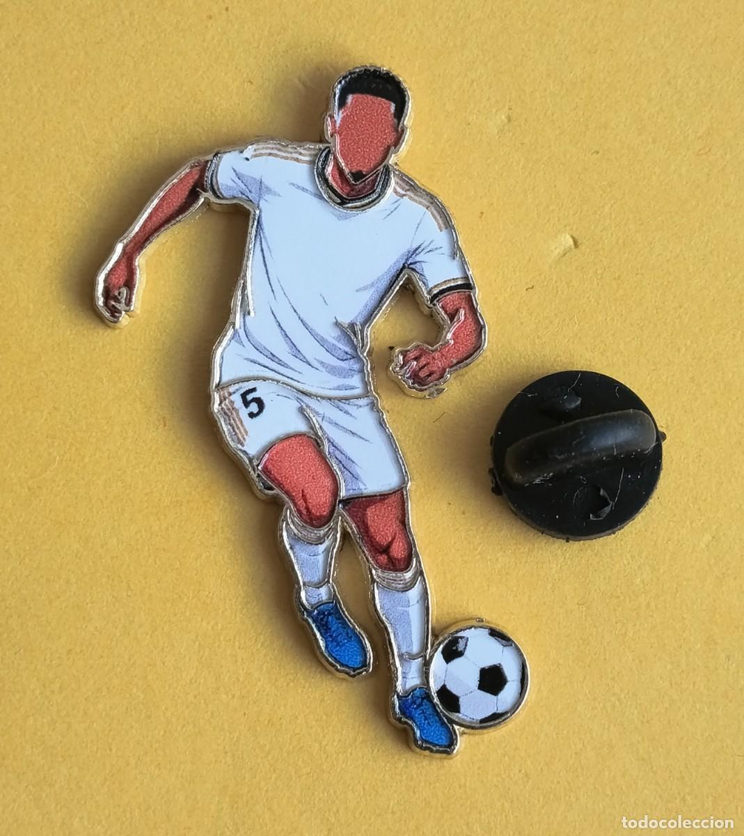 Pin's de collection: PIN FUTBOL - SILUETA DEL JUGADOR - BELLINGHAM - REAL MADRID