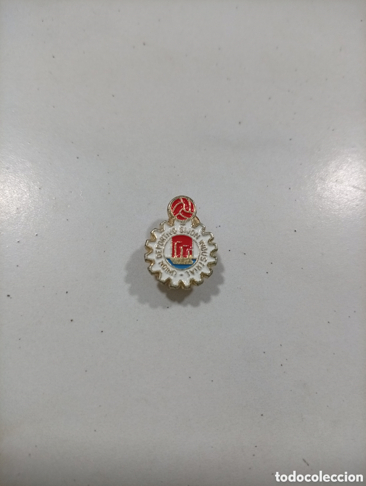 Pins de colecci&oacute;n: Pin ojal futbol Gij&oacute;n industrial