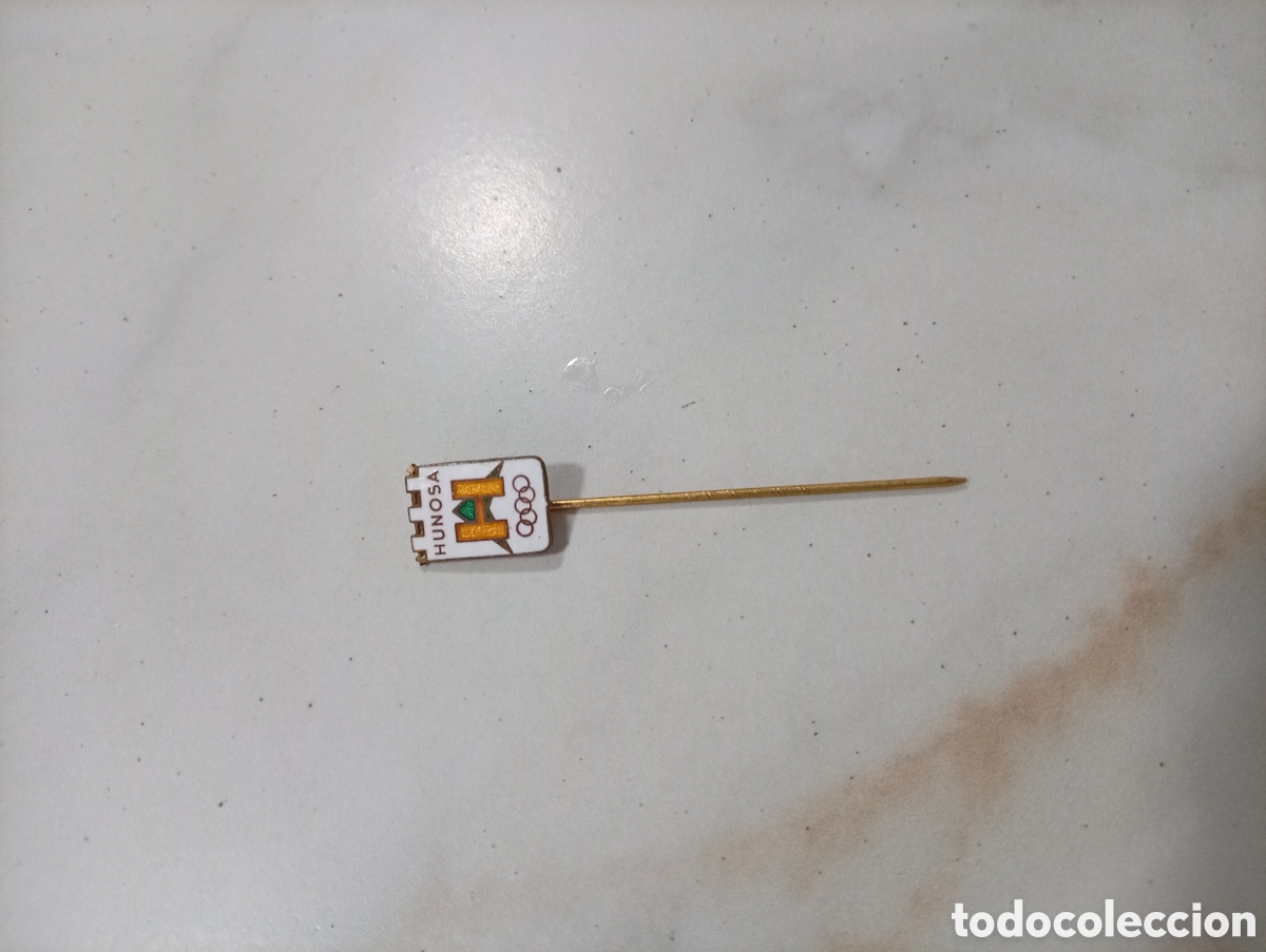 Pins de colecci&oacute;n: Pin imperdible futbol hunosa