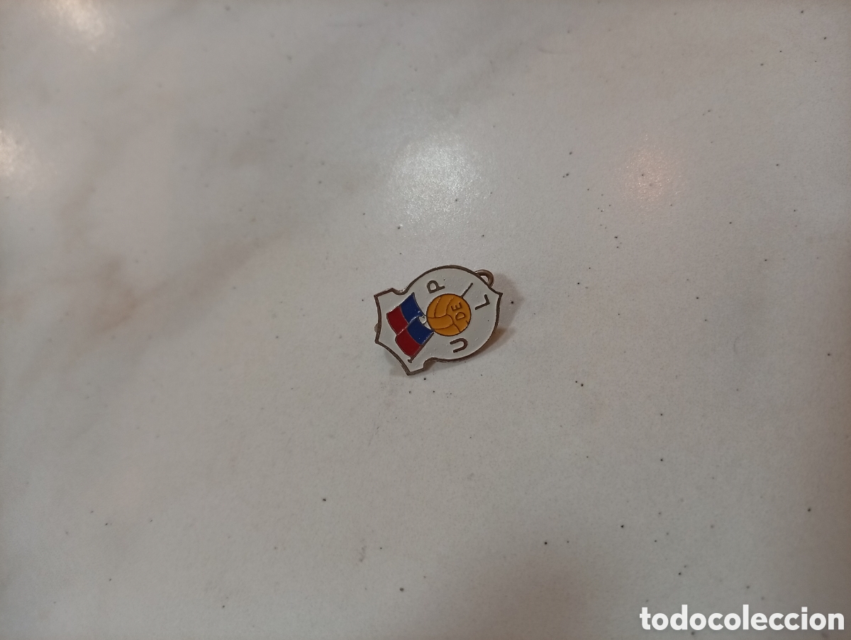 Pins de colecci&oacute;n: Pin imperdible futbol langreo