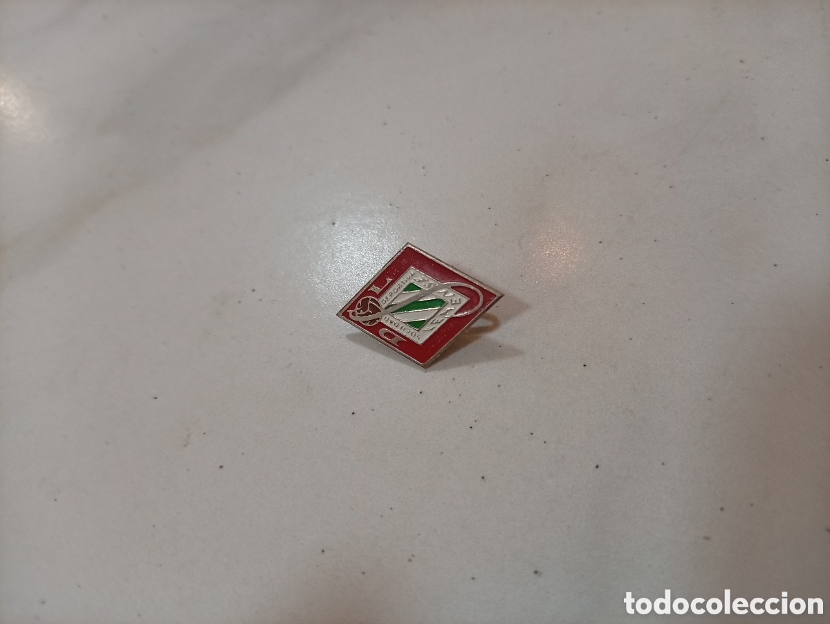 Pins de colecci&oacute;n: Pin imperdible futbol lenense