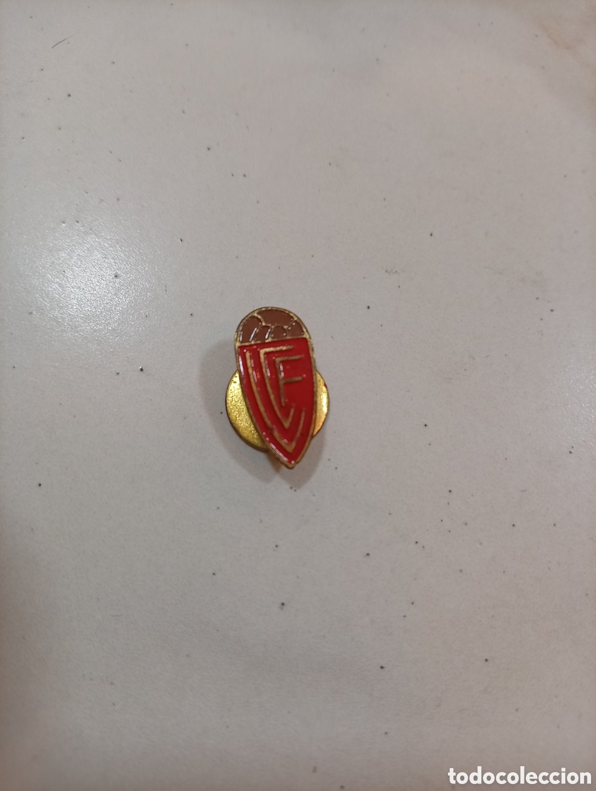 Pins de colecci&oacute;n: Pin ojal futbol luarca