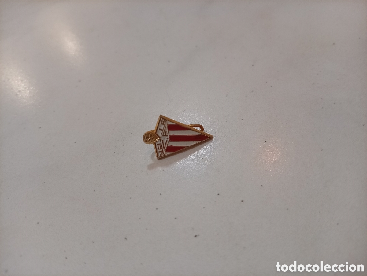 Pins de colecci&oacute;n: Pin imperdible futbol navia