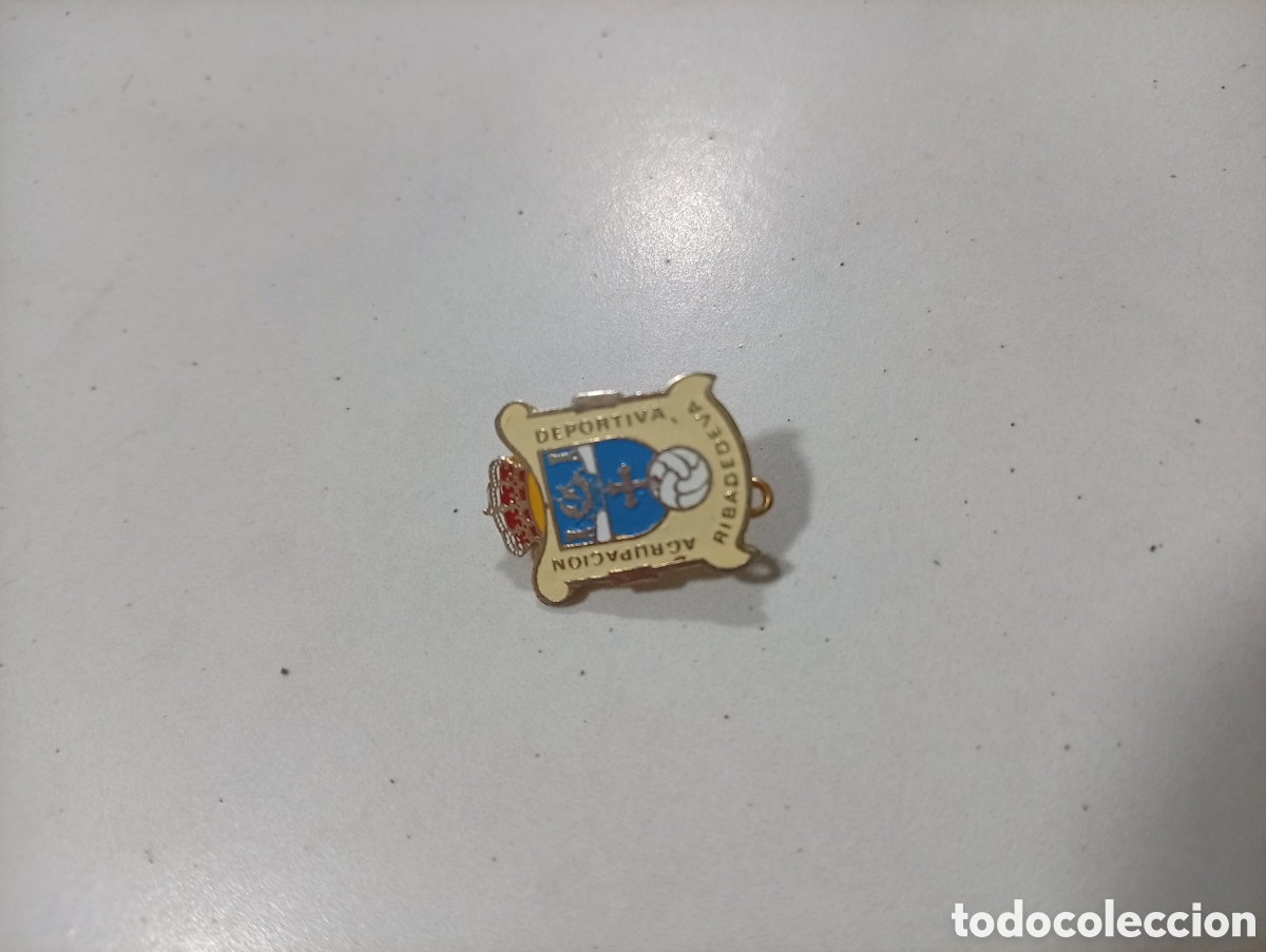 Pins de colecci&oacute;n: Pin imperdible futbol ribadedeva