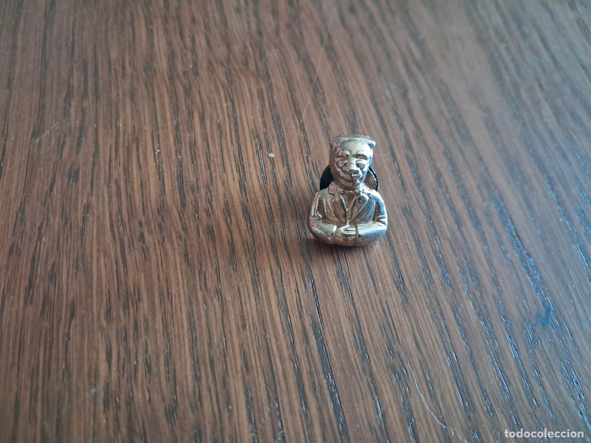 Pins de colecci&oacute;n: pin de metal, figura met&aacute;lica.