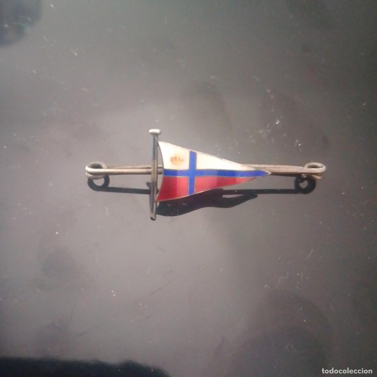Pins de colecci&oacute;n: Antiguo emblema de alfiler Bandera club nautico Santander