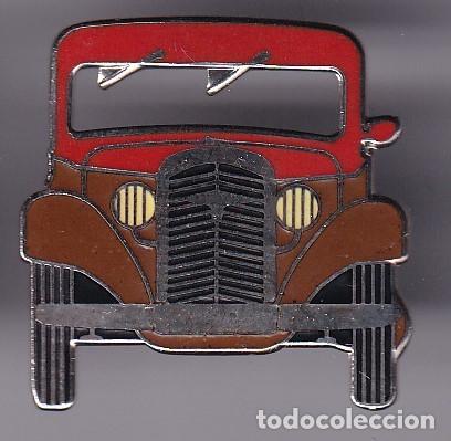 Collection pins: PIN ESMALTADO DE UN COCHE DE TAMA&Ntilde;O 3cm x 3cm (CAR)