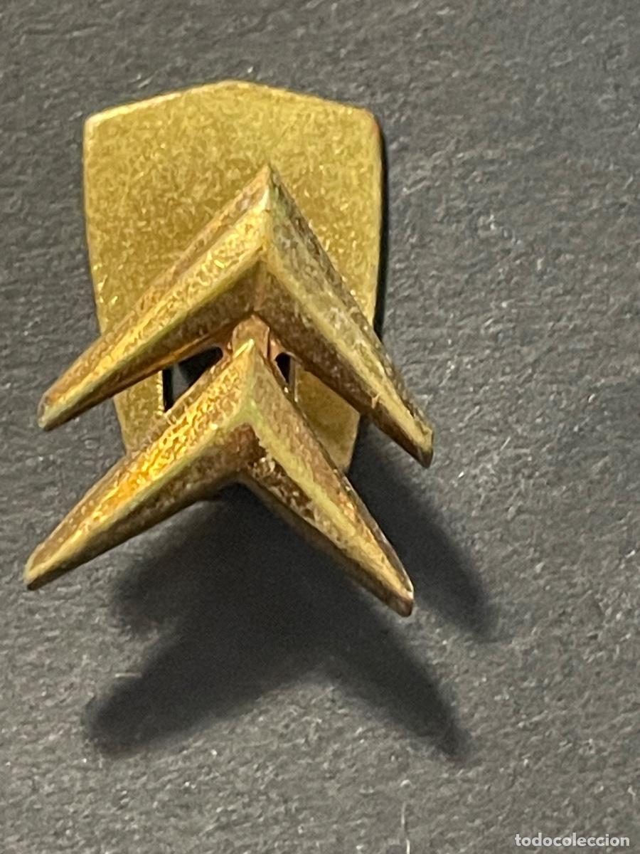 Collection pins: AUTOMOVILES / MOTOS - ANTIGUA INSIGNIA SOLAPERA CITROEN - 1,7X1,5 CM. ESTADO EL QUE SE VE